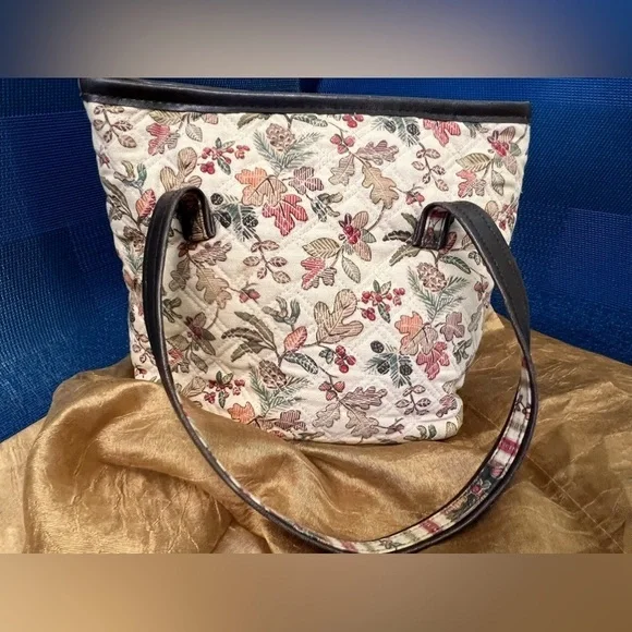 Longaberger Small Tote - Picture 10 of 16